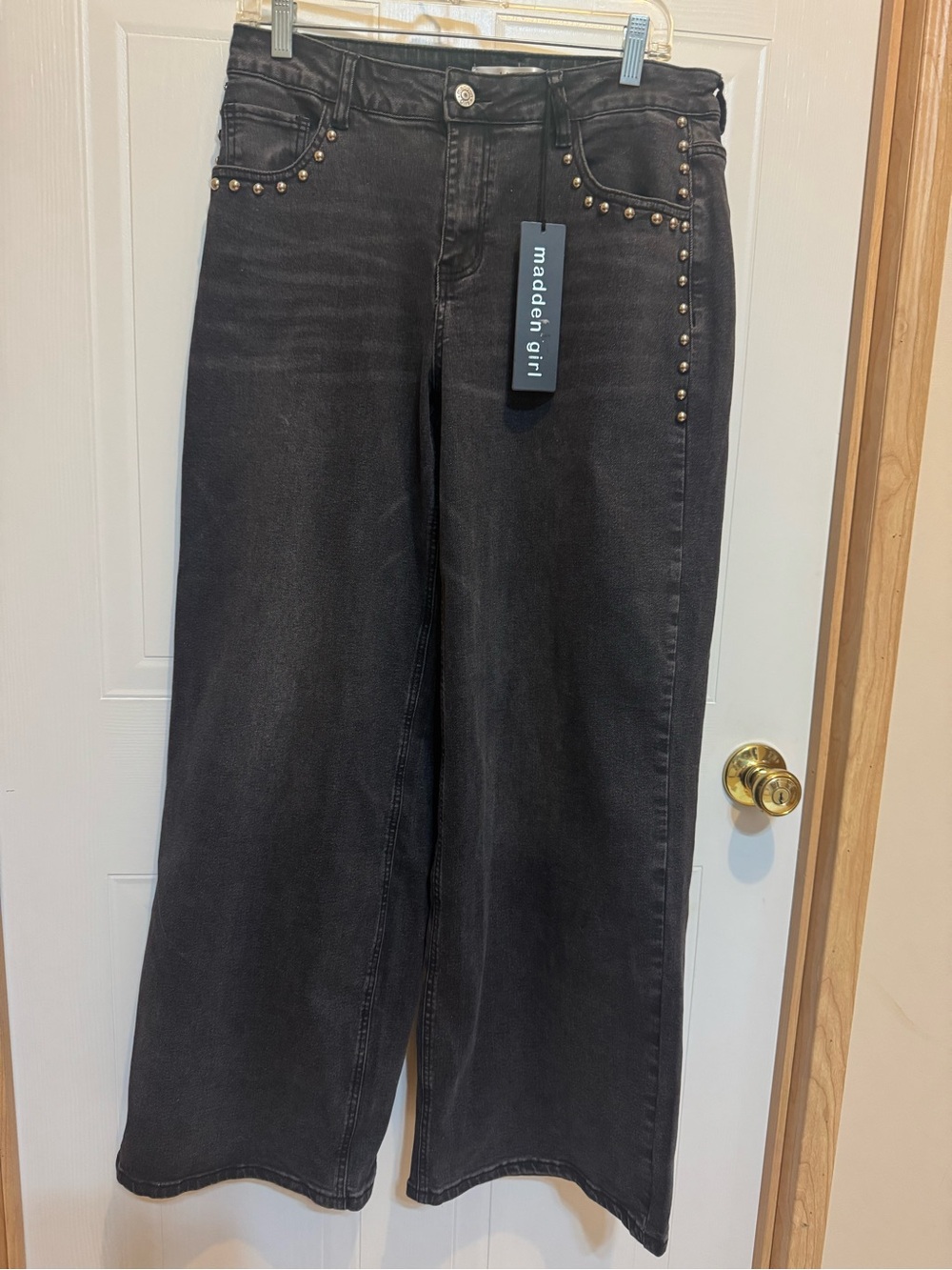 Madden Girl Sz 11 Black Wide-Leg Jeans with Gold Studs NWT😊😊
